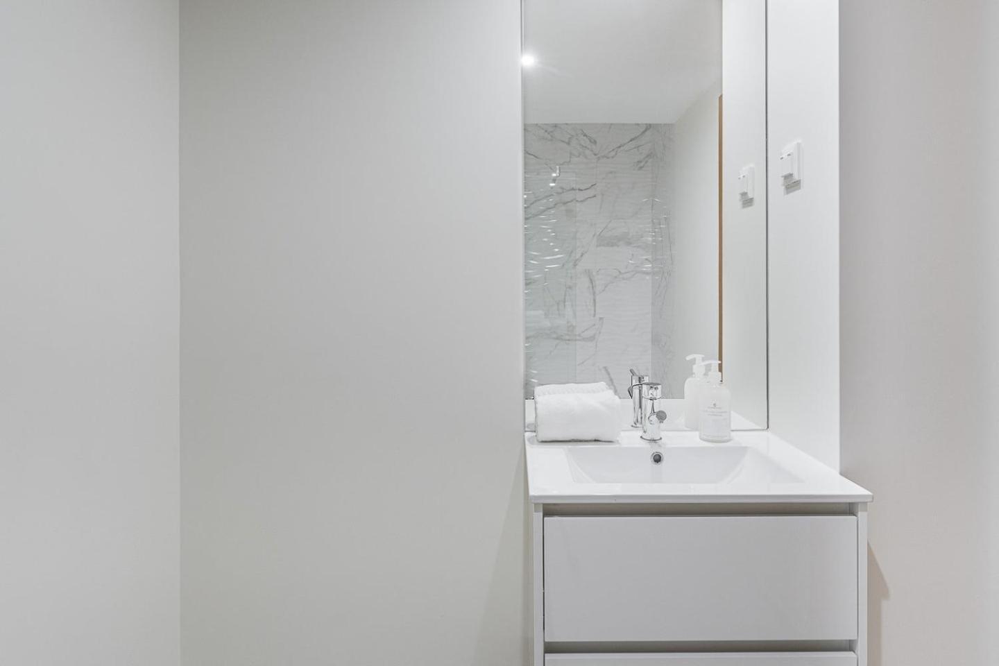포르투 Guestready - Sleek Monochromatic In Bonfim 아파트 외부 사진