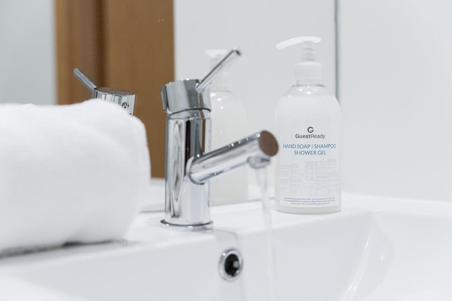 포르투 Guestready - Sleek Monochromatic In Bonfim 아파트 외부 사진