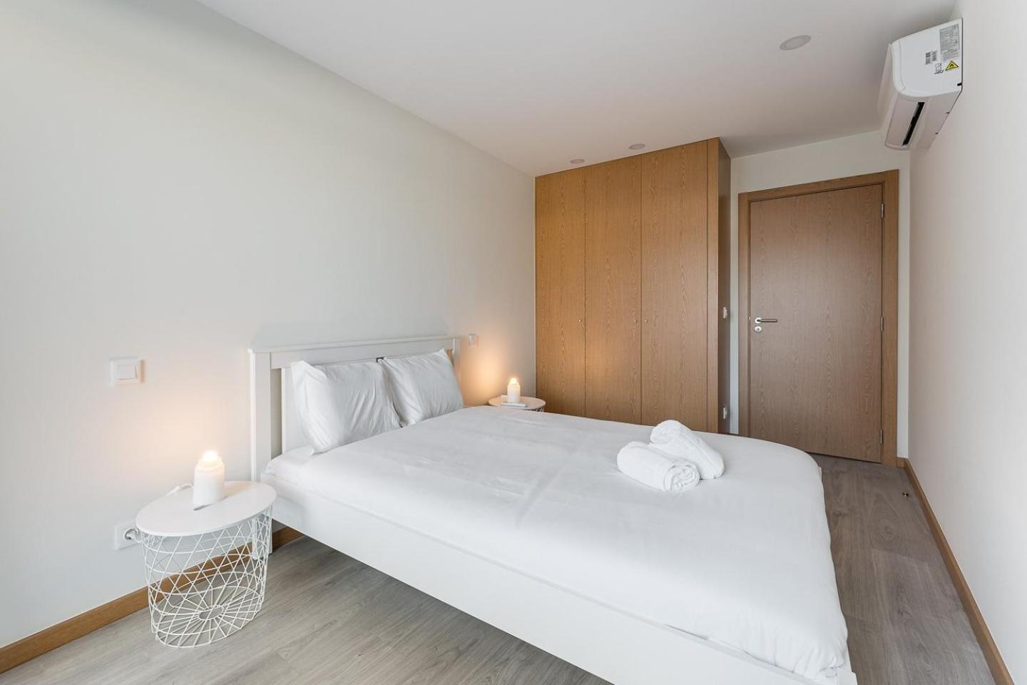 포르투 Guestready - Sleek Monochromatic In Bonfim 아파트 외부 사진